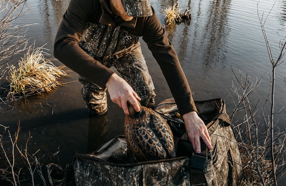 Deluxe 12 Slot Duck Decoy Bag - First Lite Darkwater™ - Image 4