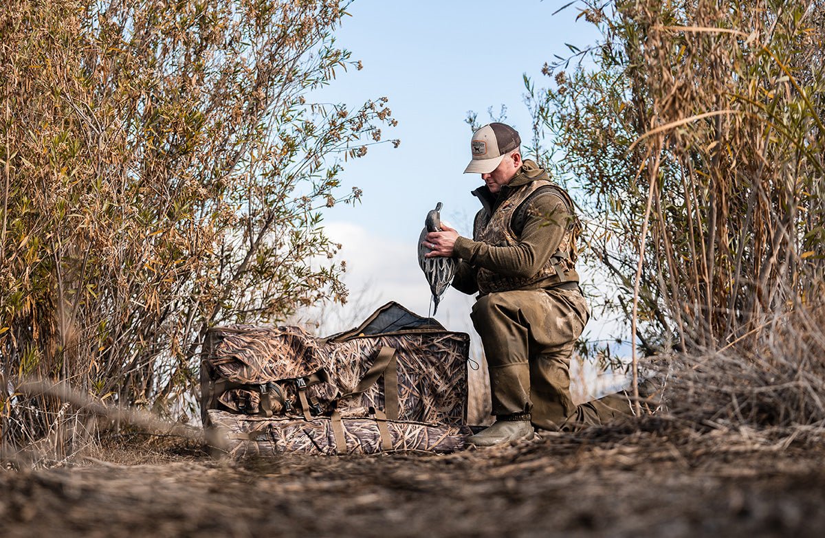 Deluxe 12 Slot Duck Decoy Bag – Original Shadow Grass - Image 5