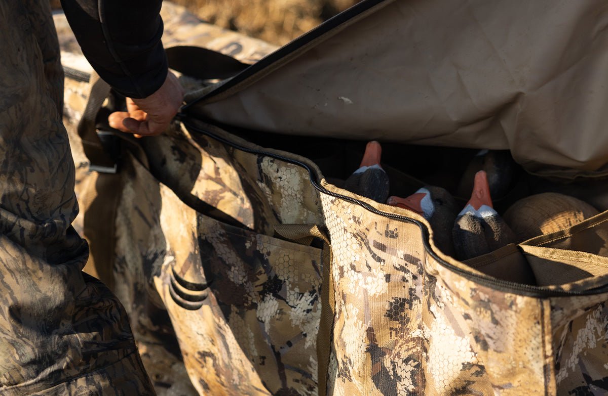 Flight 12 Slot Mid-Size Goose Decoy Bag - Optifade Marsh - Image 5